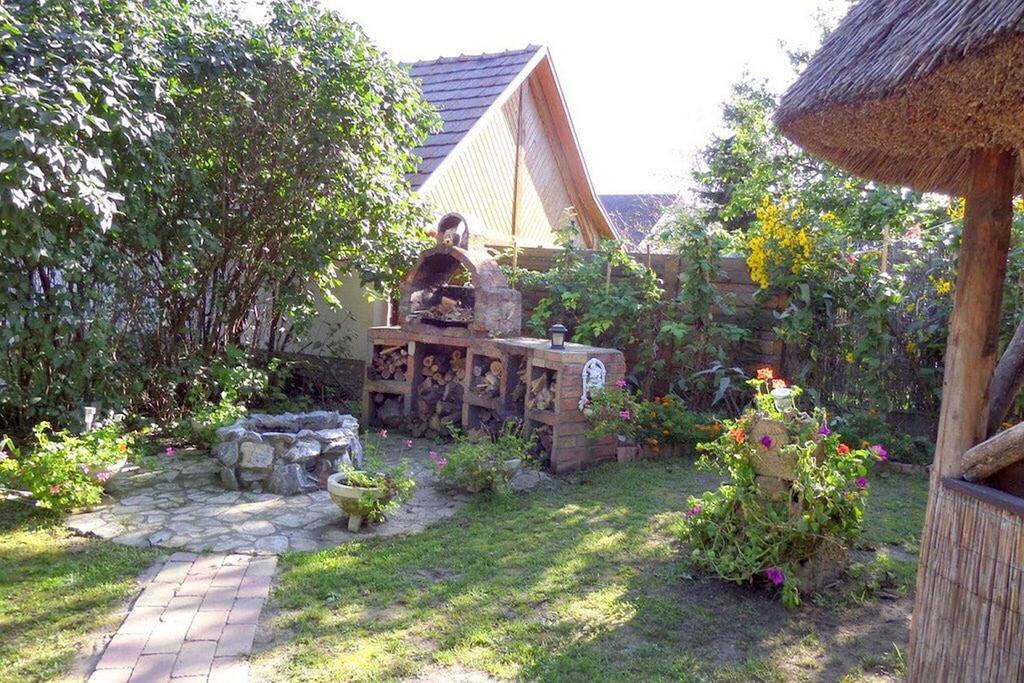Natura Vendeghaz Pazmand Luaran gambar